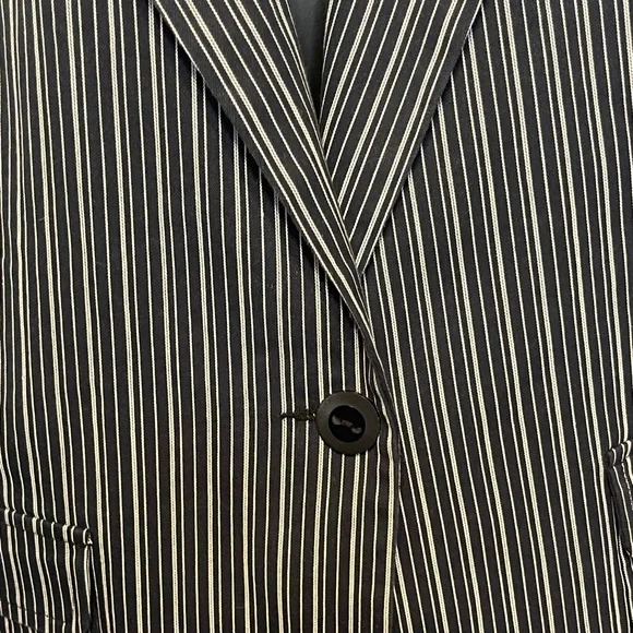 Erin London Striped Blazer - Picture 3 of 6